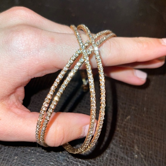 Francesca’s Flexible Gold Bracelet - Picture 3 of 3